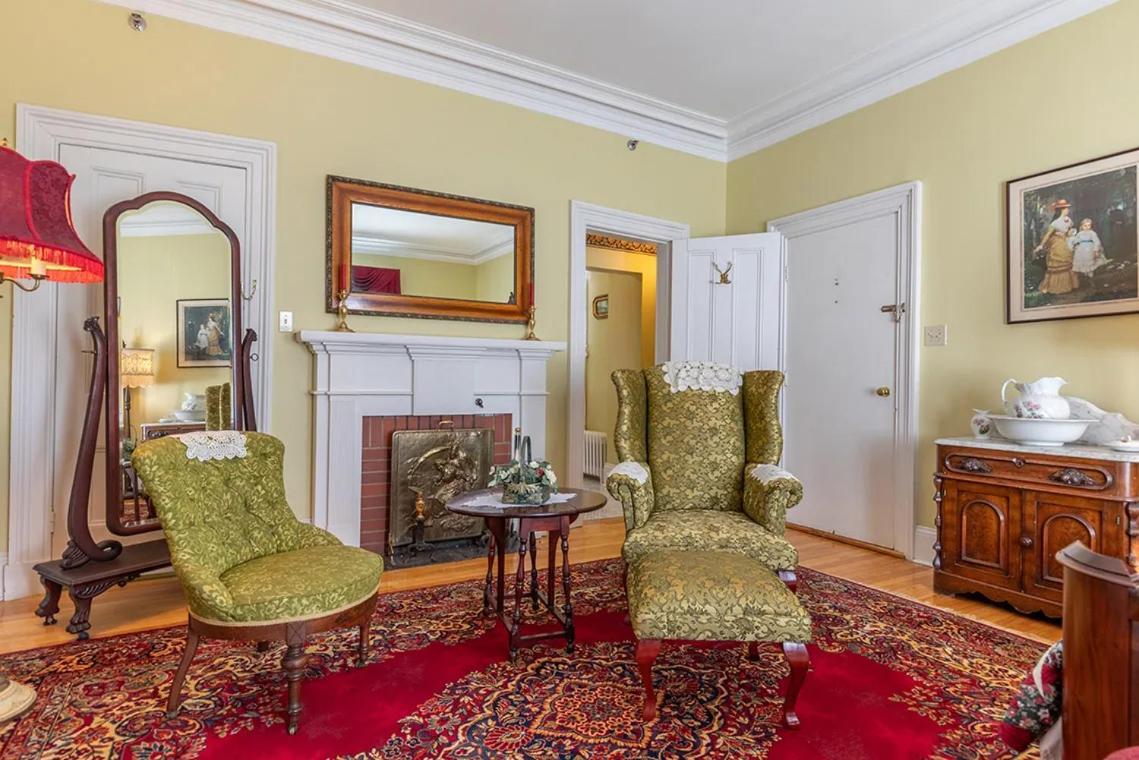 Fitzroy Hall Σάρλοτ Τάουν Εξωτερικό φωτογραφία
